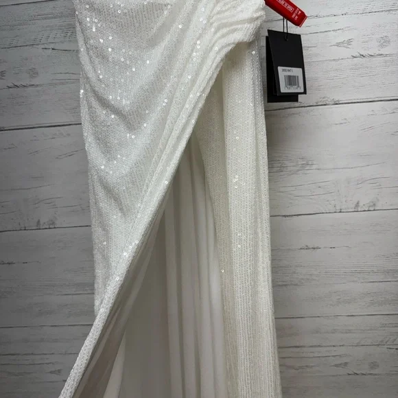 Mac Duggal size 0 white gown wedding bachelorette off shoulder high slit - Picture 5 of 8